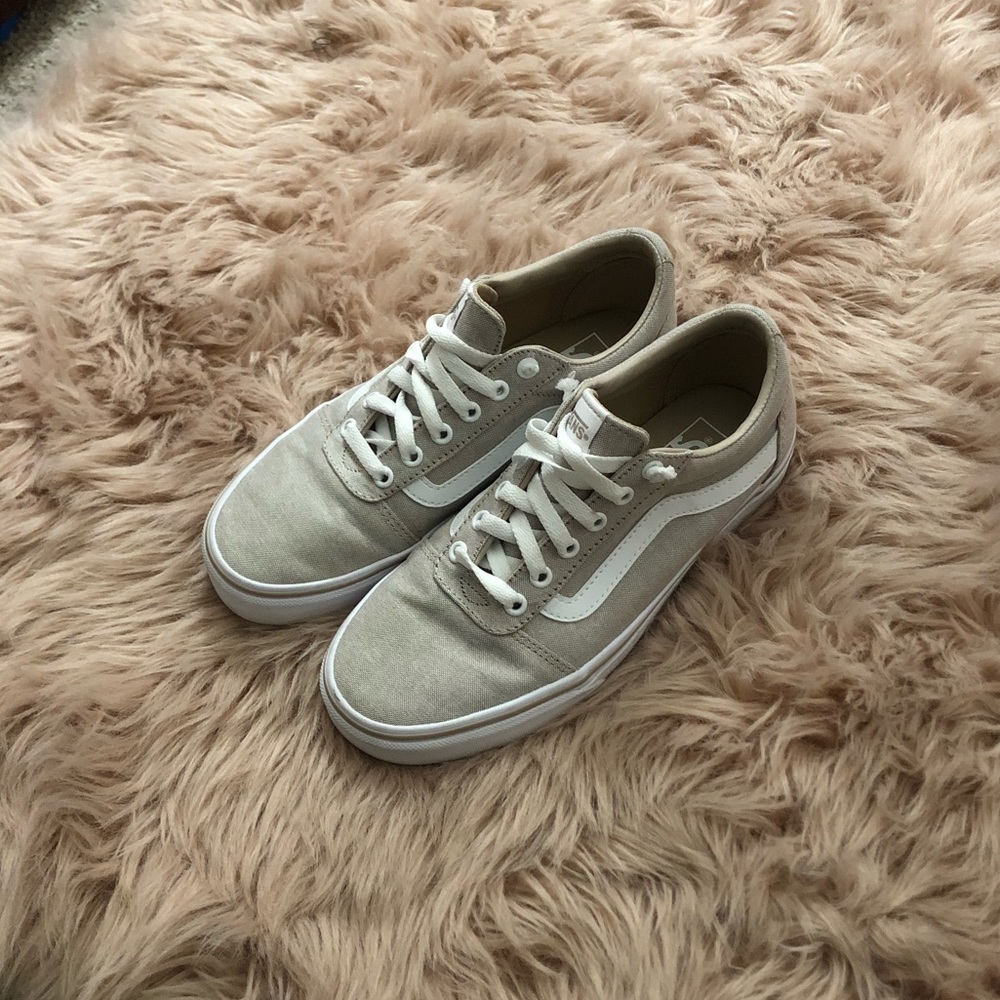 Beige/tan Vans